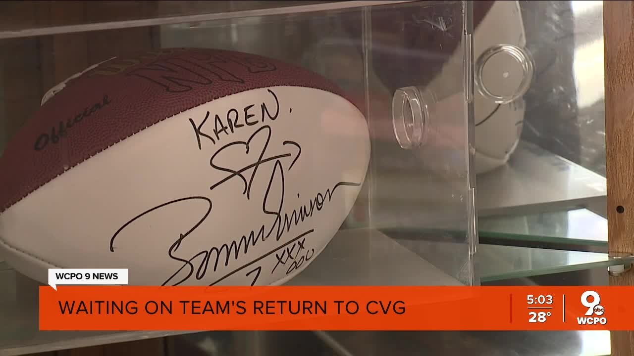 Bengals fan on quest for 'priceless' Tee Higgins football signature