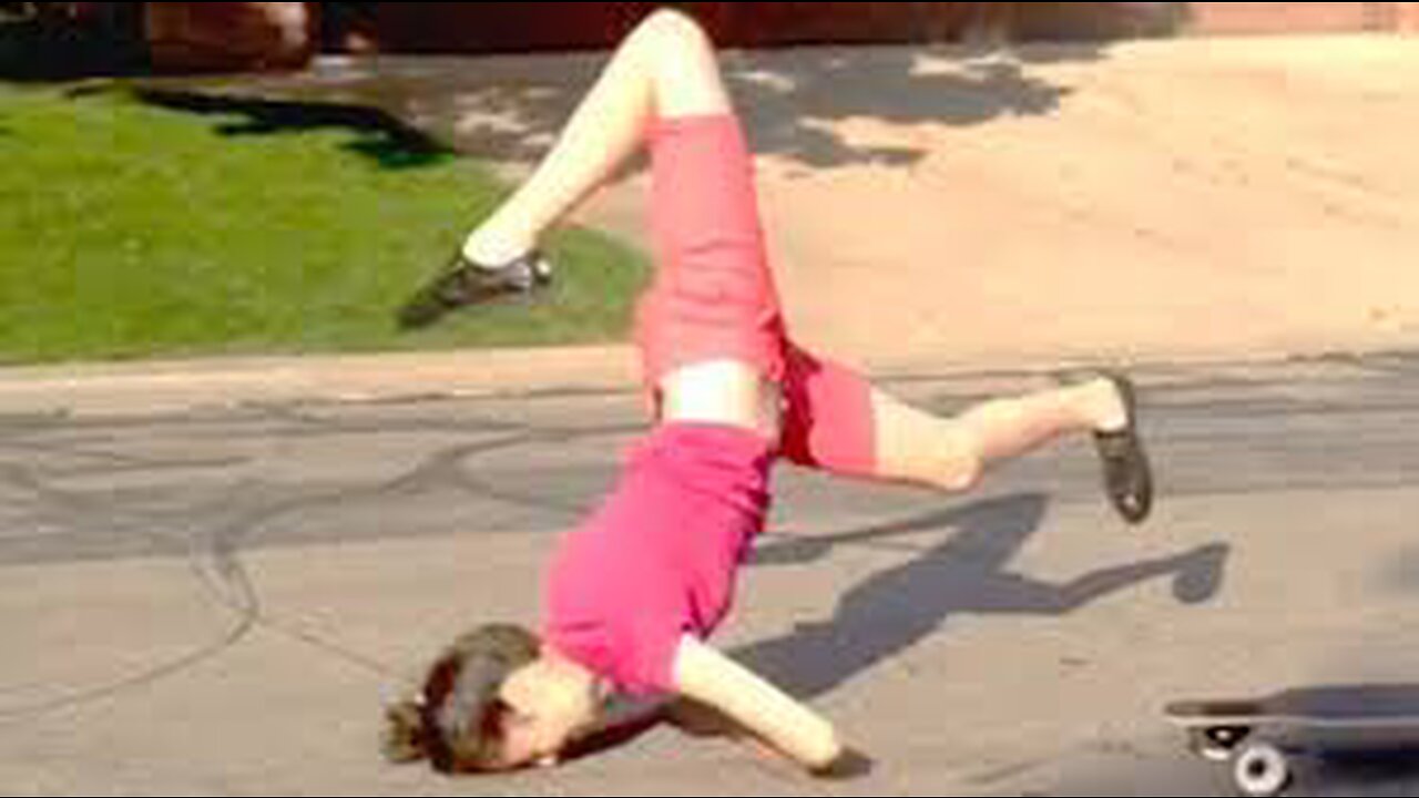 Donβt laugh ππ€£π #funny #fails #viral #shorts #falling