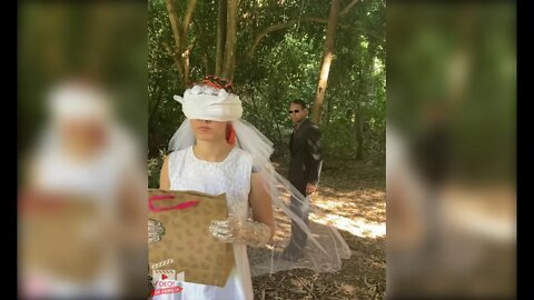 Militar desmascara a noiva traidora e a abandona no bosque com uma surpresa