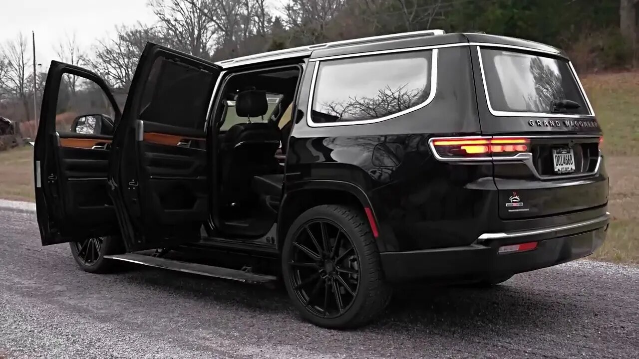 Jeep Grand Wagoneer 2023 Ultra Luxury Expansive SUV!