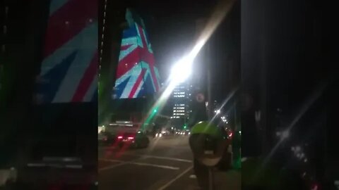 british flag display in Av Paulista, brasil, in response to Her majesty s death.