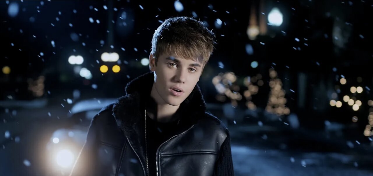 Justin Bieber - Mistletoe (Official Music Video)(1080P_HD).mp4