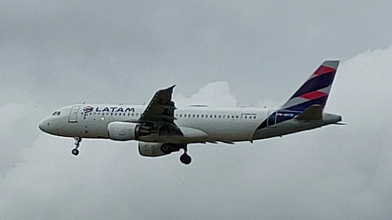 Airbus A320 PR-MHW vindo de Brasília para Manaus