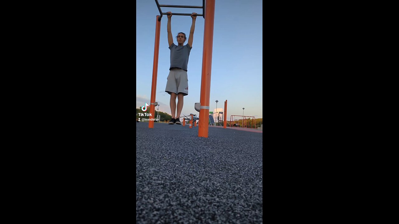 Doing leg and knee raises