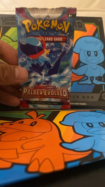 Pokémon Pack BANGER hit Paldea Evolved