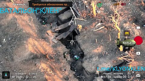 Russian soldiers storm a trench, take prisoners