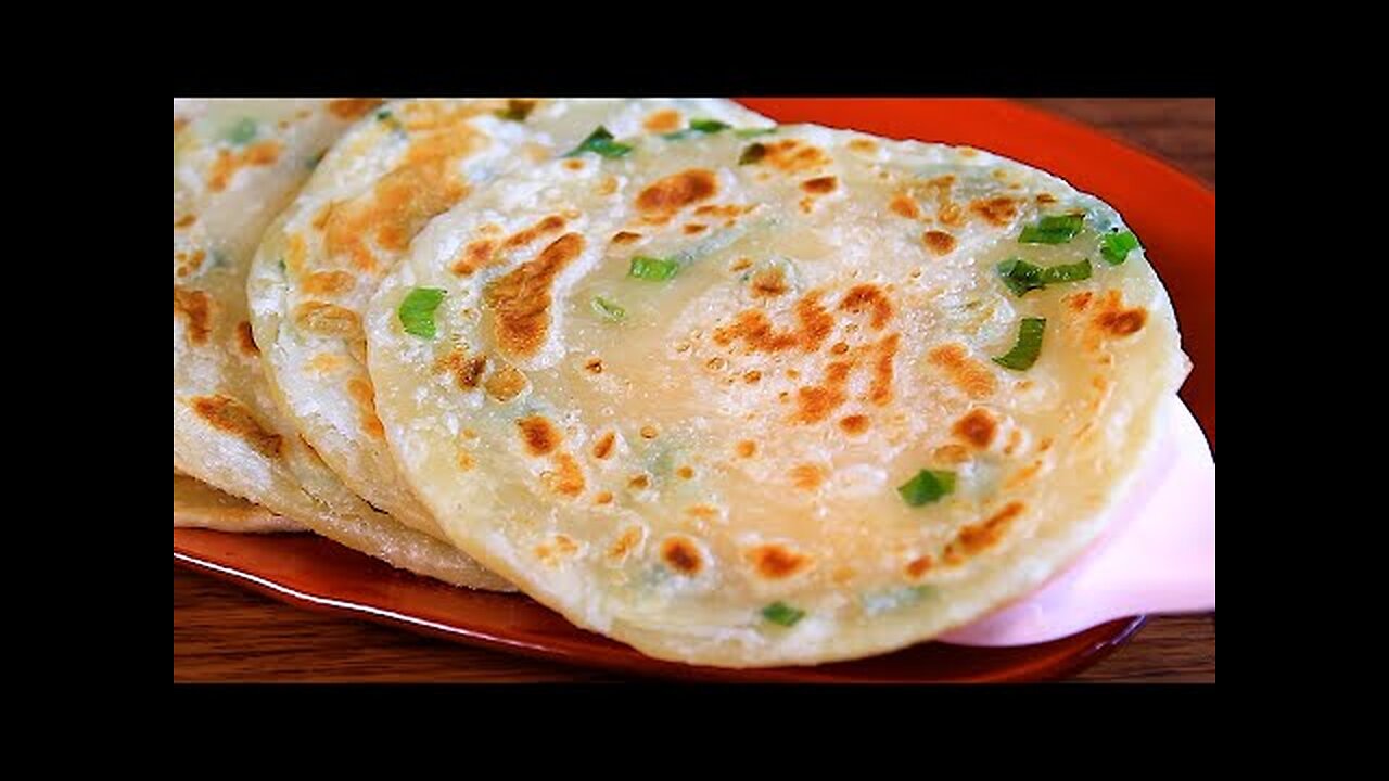 Water with flour! NO OVEN NO yeast! 2 Simple and delicious pan-bread recipes