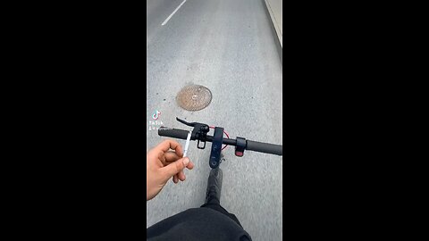 No-hands on electric scooter