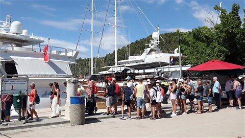 Turističke gužve u Skradinu