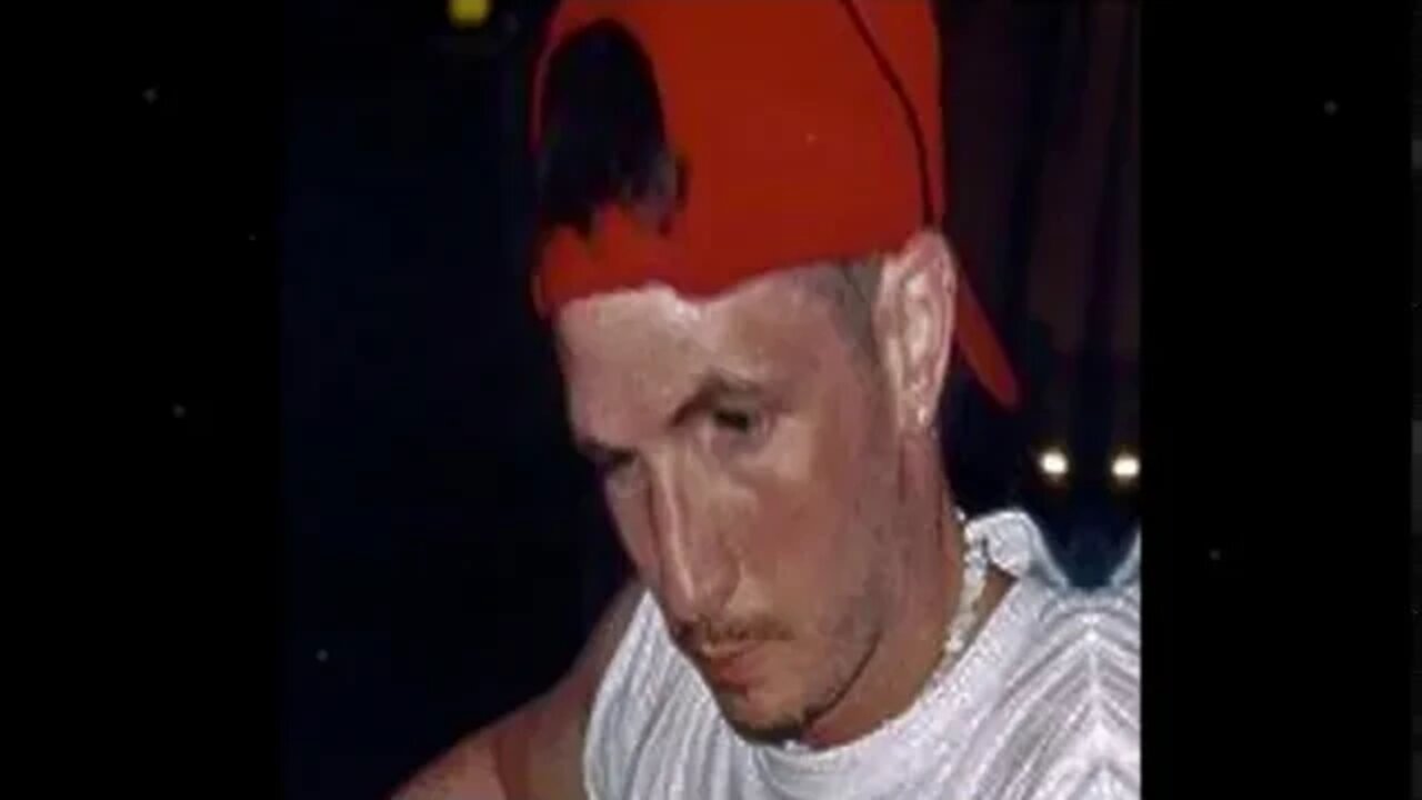 115 dancing alone - park bench pub circa 2003