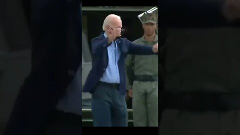 AWKWARD Biden getting out of helicopter