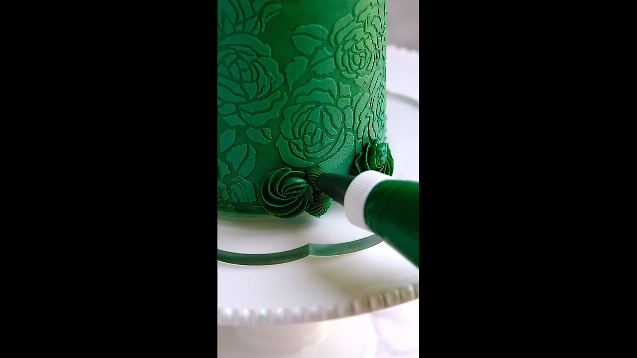 Green Cake Decorating #shorts #youtubeshorts