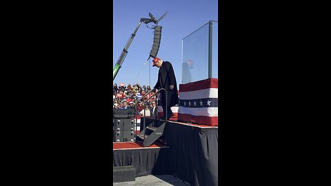 Donald Trump dances in Lititz, Pennsylvania rally 2 days before election