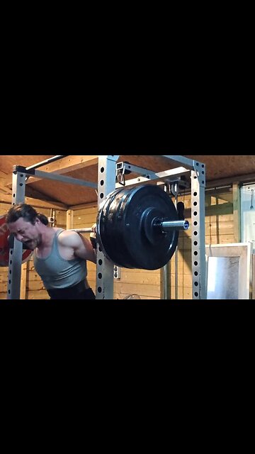 185 Kgs x 2 Squat. NEW PR!