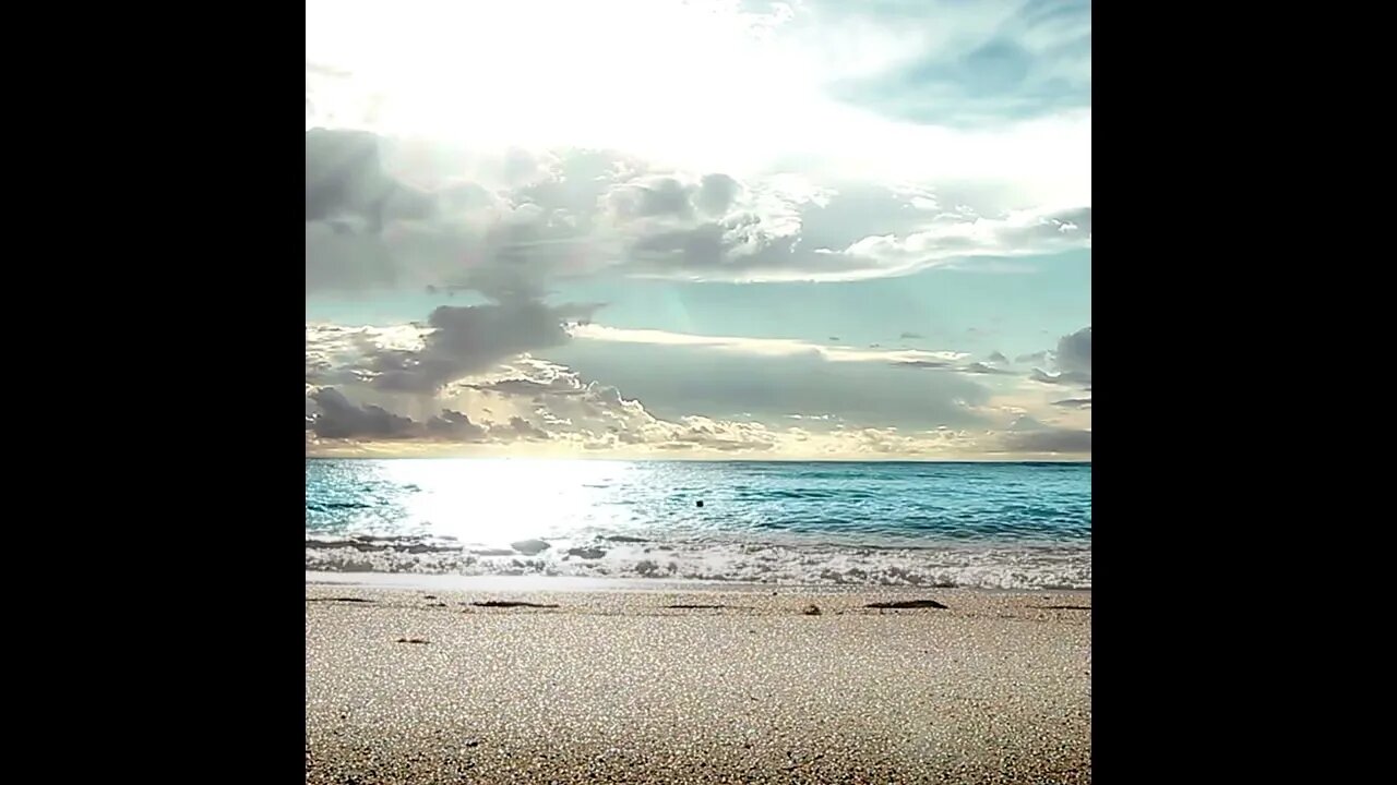 09 Gratis backround Tema Pantai untuk Video Instagram
