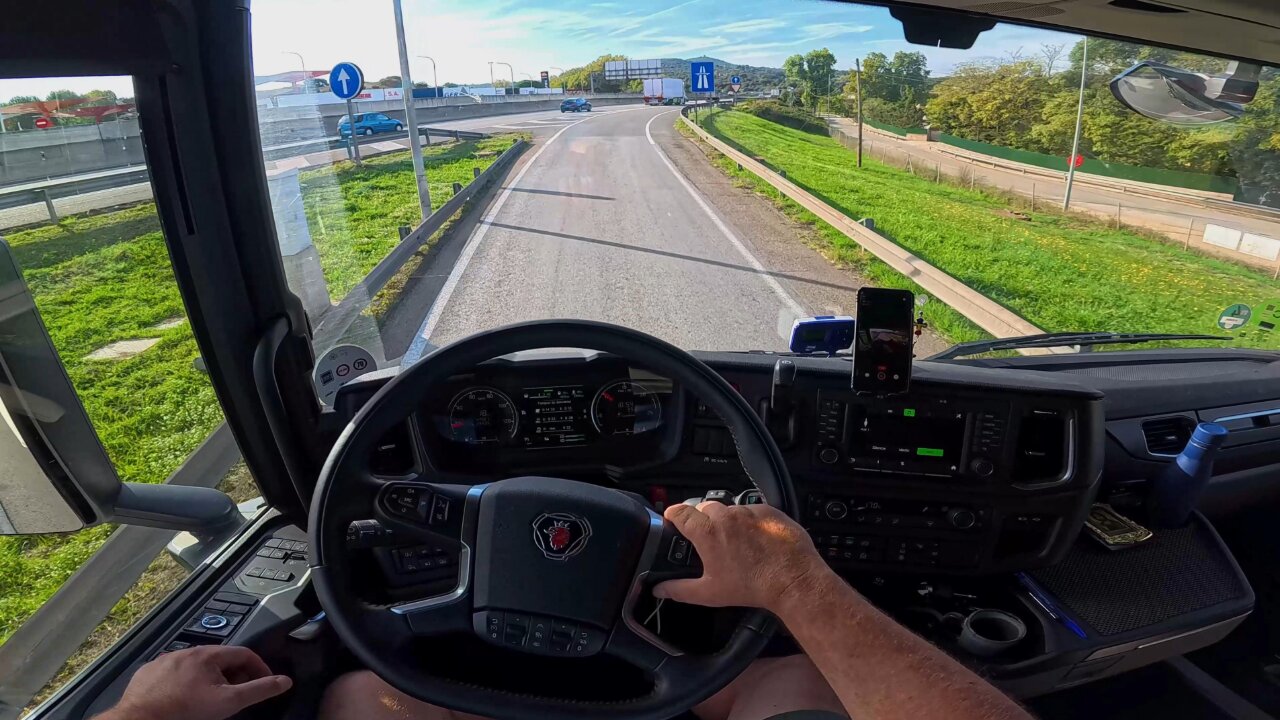 4K CABIN VIEW TRUCK DRIVING ❗ Explore the Spanish Roads with my Scania v8