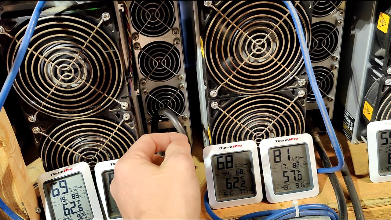 Bitcoin Mining Farm - Winter Humidity Check, Getting Ready for Cold Weather