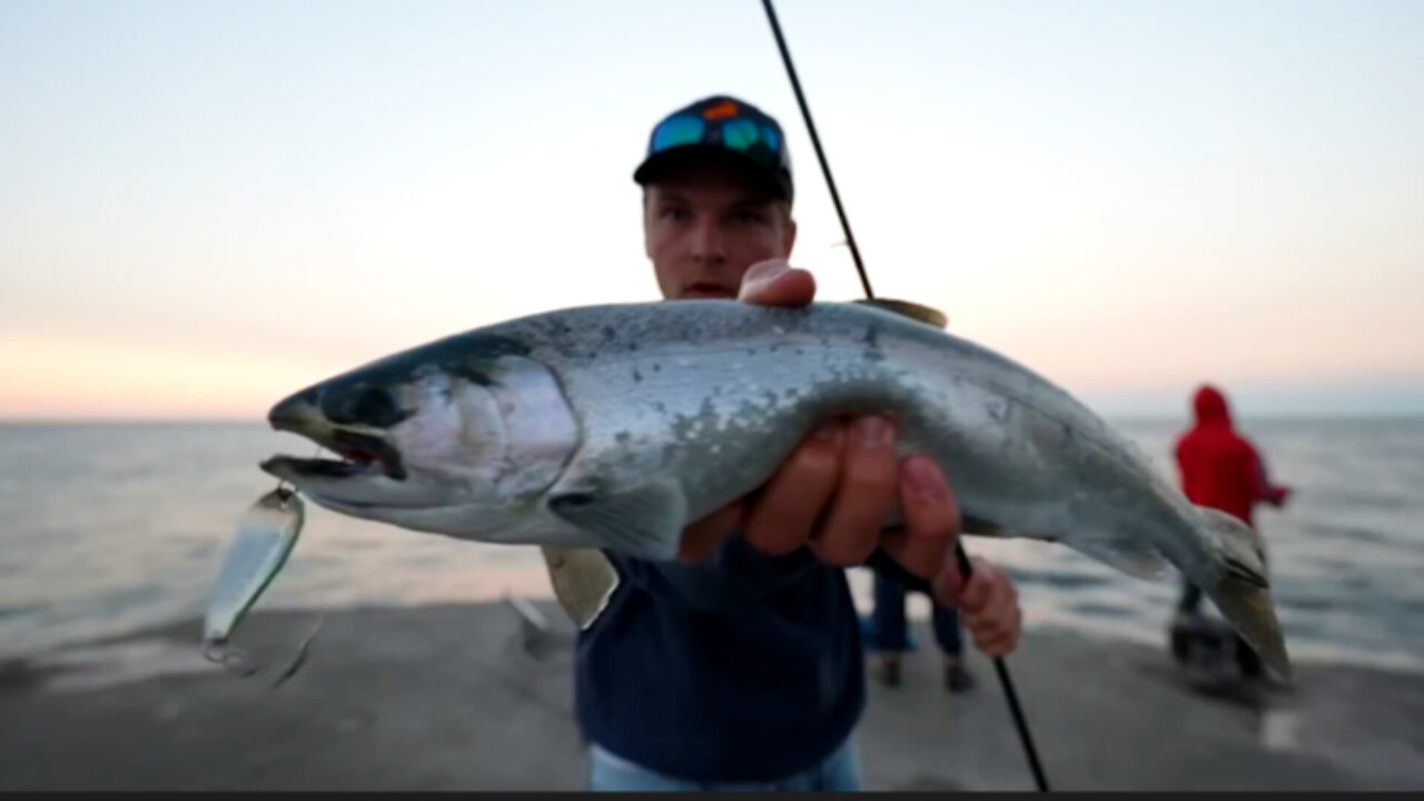 Casting GLOW SPOON AT NIGHT for King Salmon