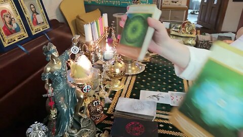 Capricorn Lunar Cycle Tarotscope ~ Foundation