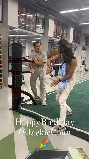 🤔 Who else thought this was Steven Tyler of Aerosmith? 🤷‍♂️ I won’t lie, I thought it was him too.