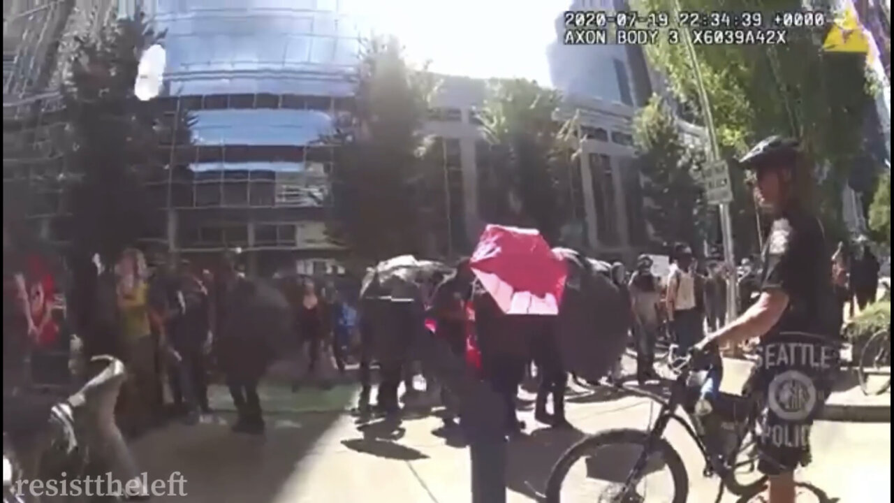 7/19/20 - Seattle Police attacked by Antifa throwing Explosives