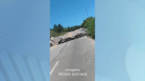 Cel. Fabriciano: moradores terão trabalho para limpar casas com recuo das águas do "Piracicaba"