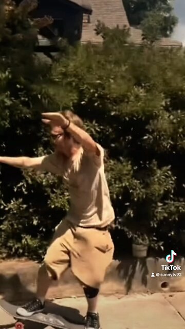 Bro got skills 🌊🛹👍🏽