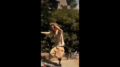 Bro got skills 🌊🛹👍🏽