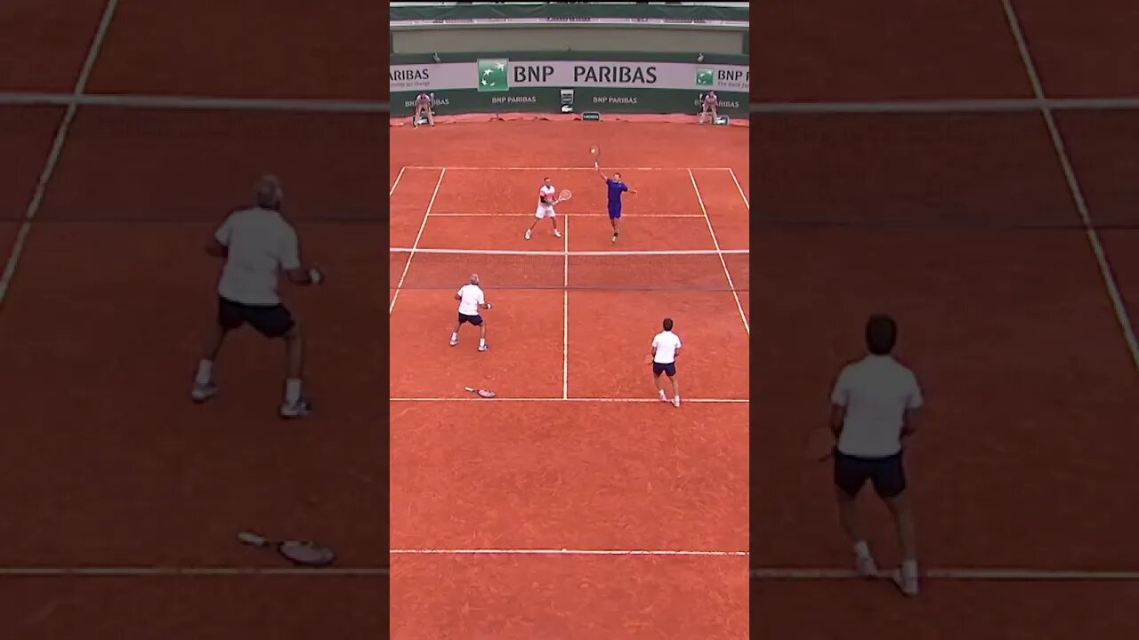 Bahrami playing tennis with his hands 💎💎👌👌😂😂