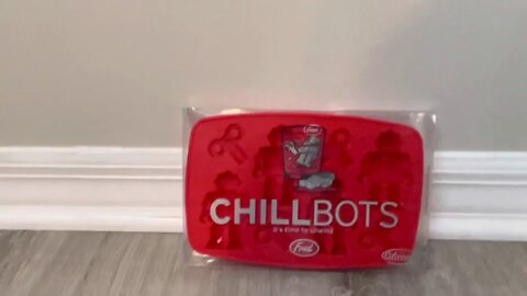 It’s Sunday Chill out with some Chillbot Robot Ice Cubes!