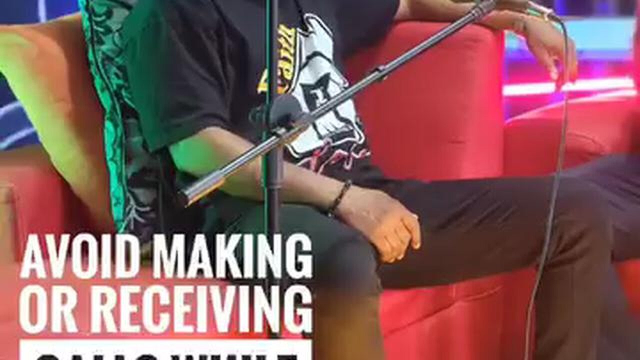 NEVER ANSWER/USE YOUR PH0NE WHEN ITS CHARGING