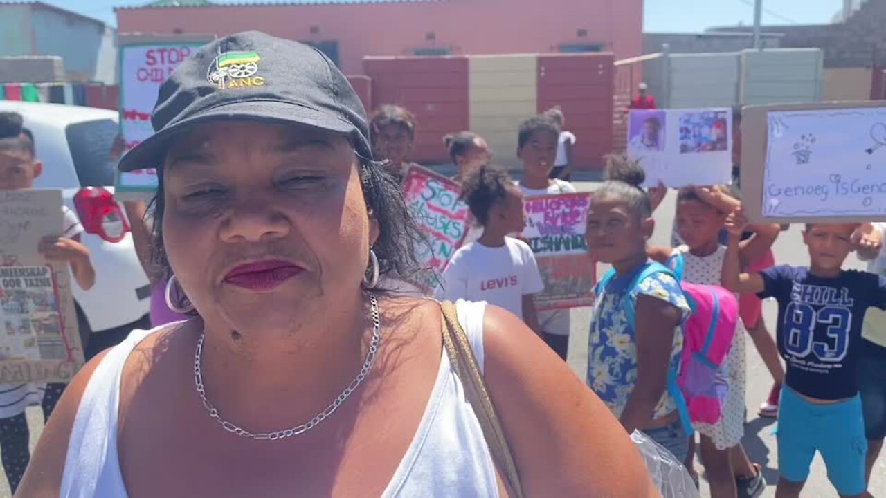 SOUTH AFRICA - Cape Town - Elsies River children picket against violence and abuse(Video) (nzC)