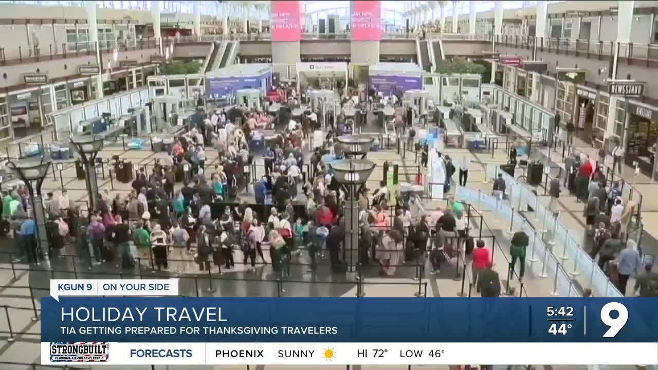 Thanksgiving Travel Live Shot