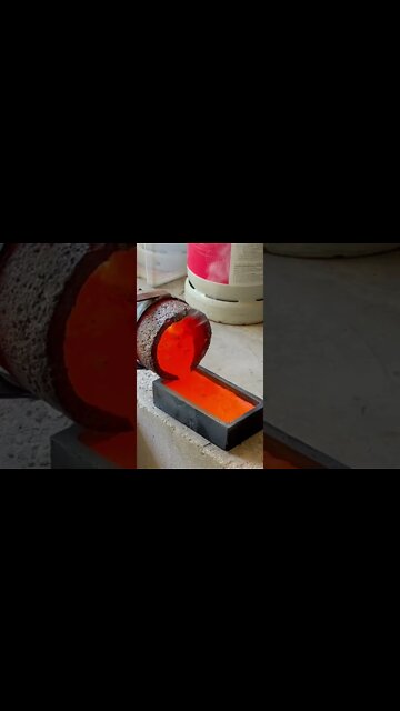 Pouring a +3KG (6.6pounds) brass ingot #devilforge #brassmelt