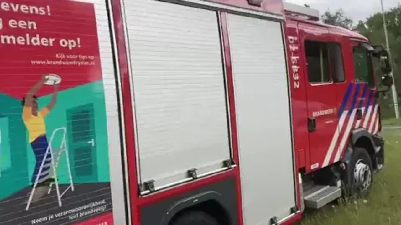 Firefighters join the Dutch farmers protests 🙏🏻