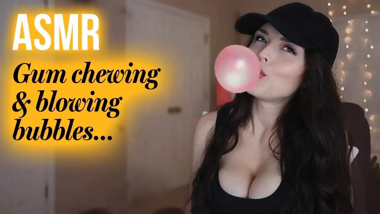 ASMR // Chewing gum and blowing bubbles