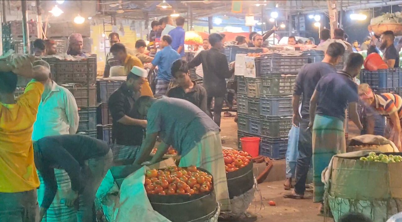 Vegetables worth 10 crore rupees are sold in one night