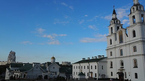 Ukrainians defy Russian Orthodox Christmas by celebrating now