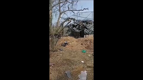 📰🇺🇦🇷🇺 #Ukrainian T-72M1 with reactive armor destroyed near #Zaporizhye