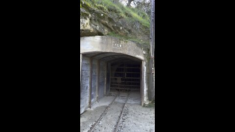 Manhattan Canyon, Eureka and Hazel Mineshafts