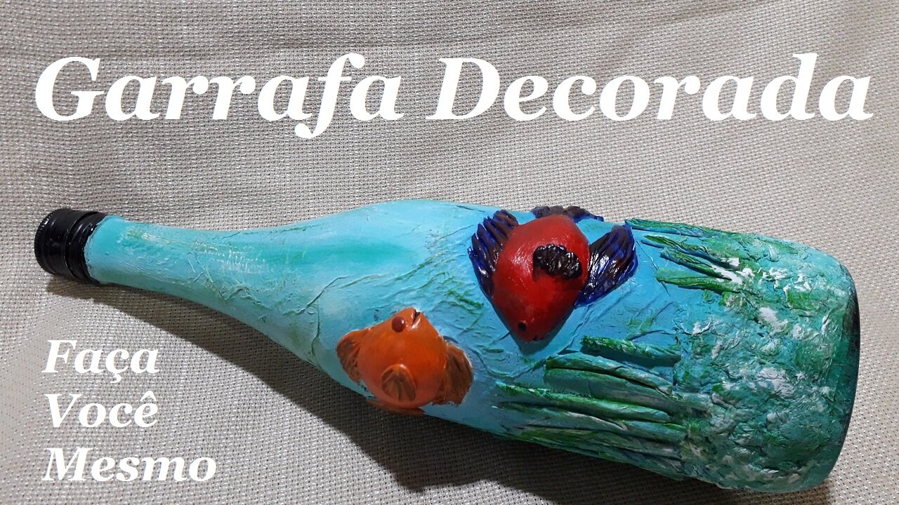 GARRAFA DECORADA COM MASSA DE BISCUIT