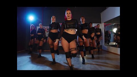 Phresh Out The Runway | Rihanna | Tinze Twerkers | Tinze choreography