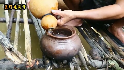 11: The Amazonian swamp forest, the environment is so harsh that people s scalp is numb