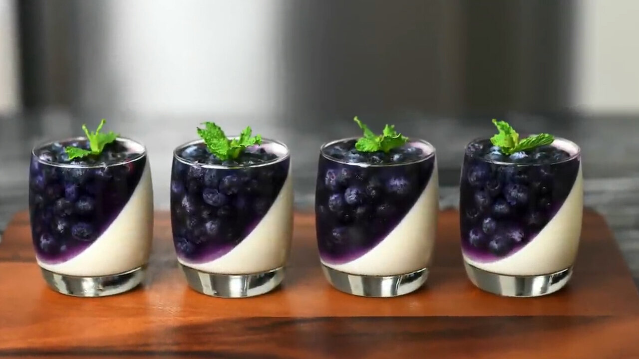 Spectacular blueberry panna cotta