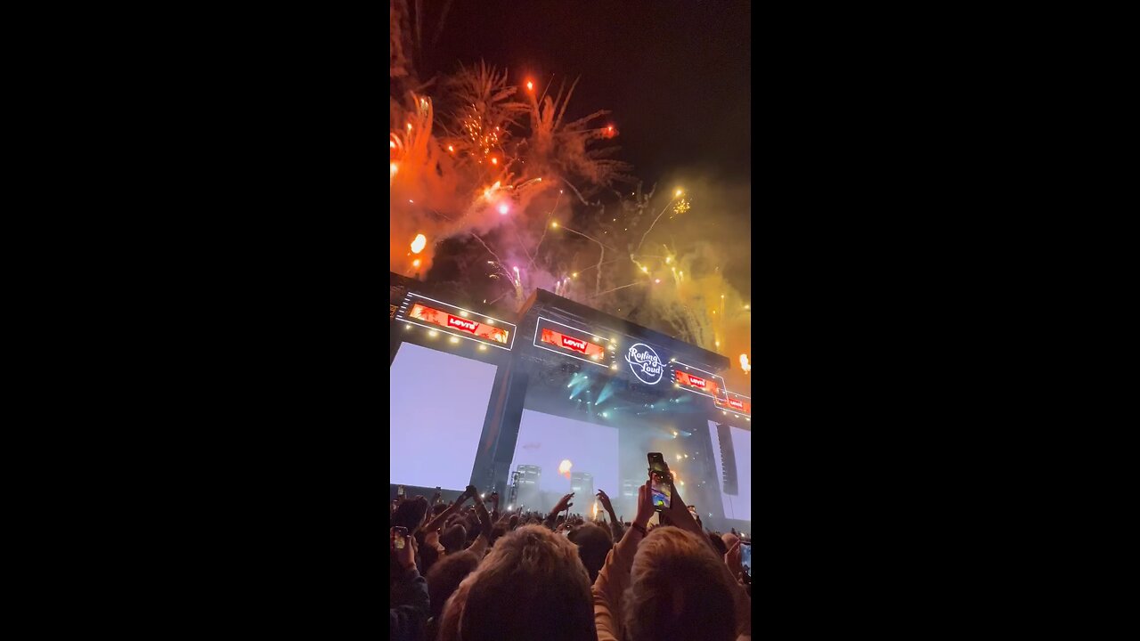 Playboi Carti ending his set at rolling loud #playboicarti #rollingloud #shorts