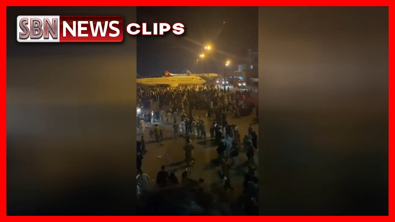 Thousands of Civilians Storm the Tarmac of Kabul Airport in Afghanistan For Evacuation Flight - 3054