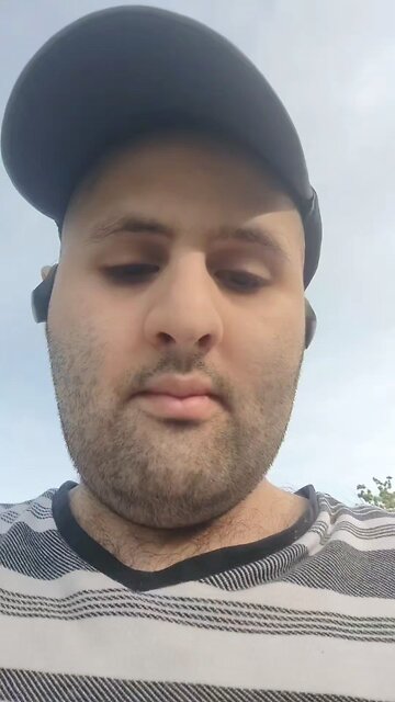 Im Sitting and Relaxing at Clifton Main Memorial Park