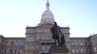 Whitmer urging state treasurer to divest funds from Russian companies