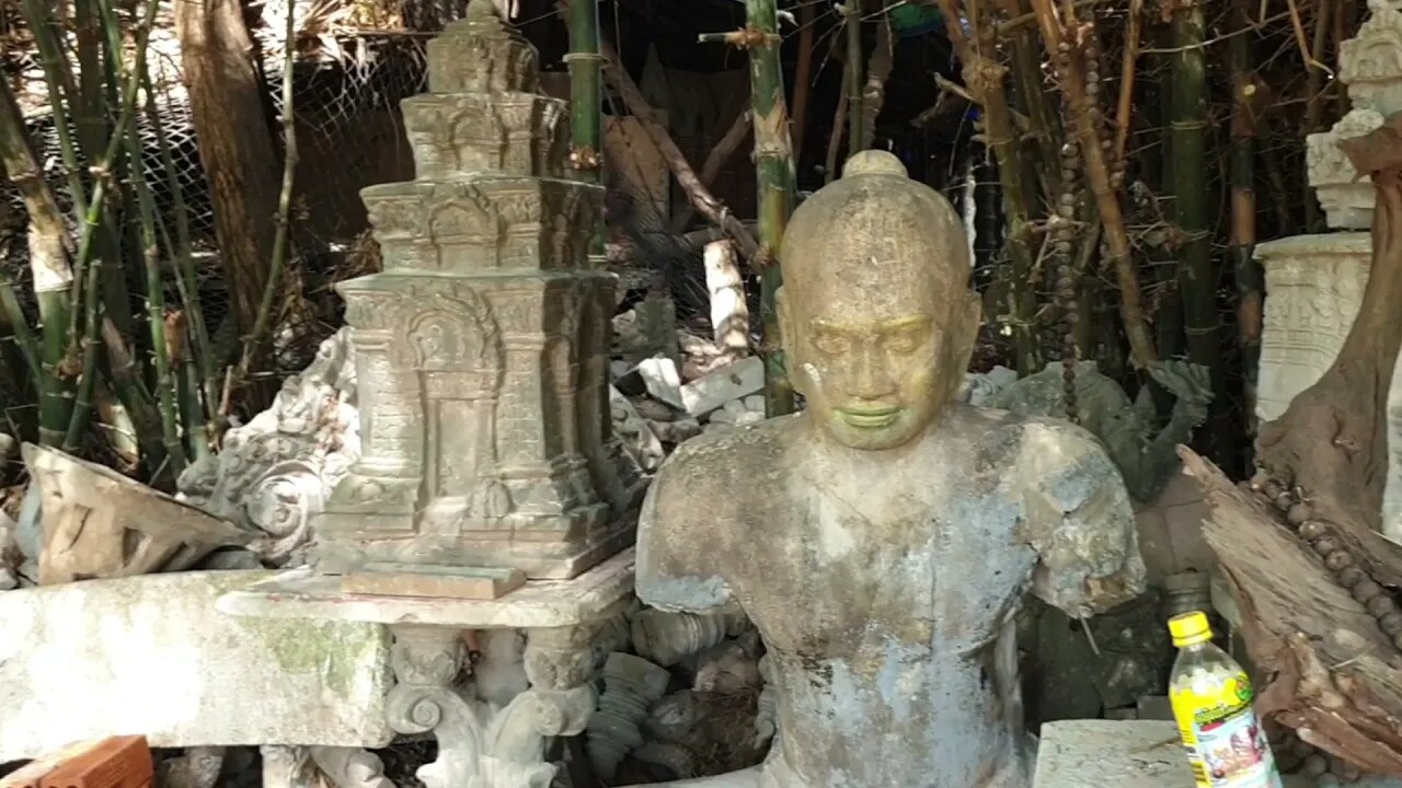 Lifestyle in Siem Reap 2021, Cambodian Handmade Carving​ Crafts / Amazing Tour Cambodia