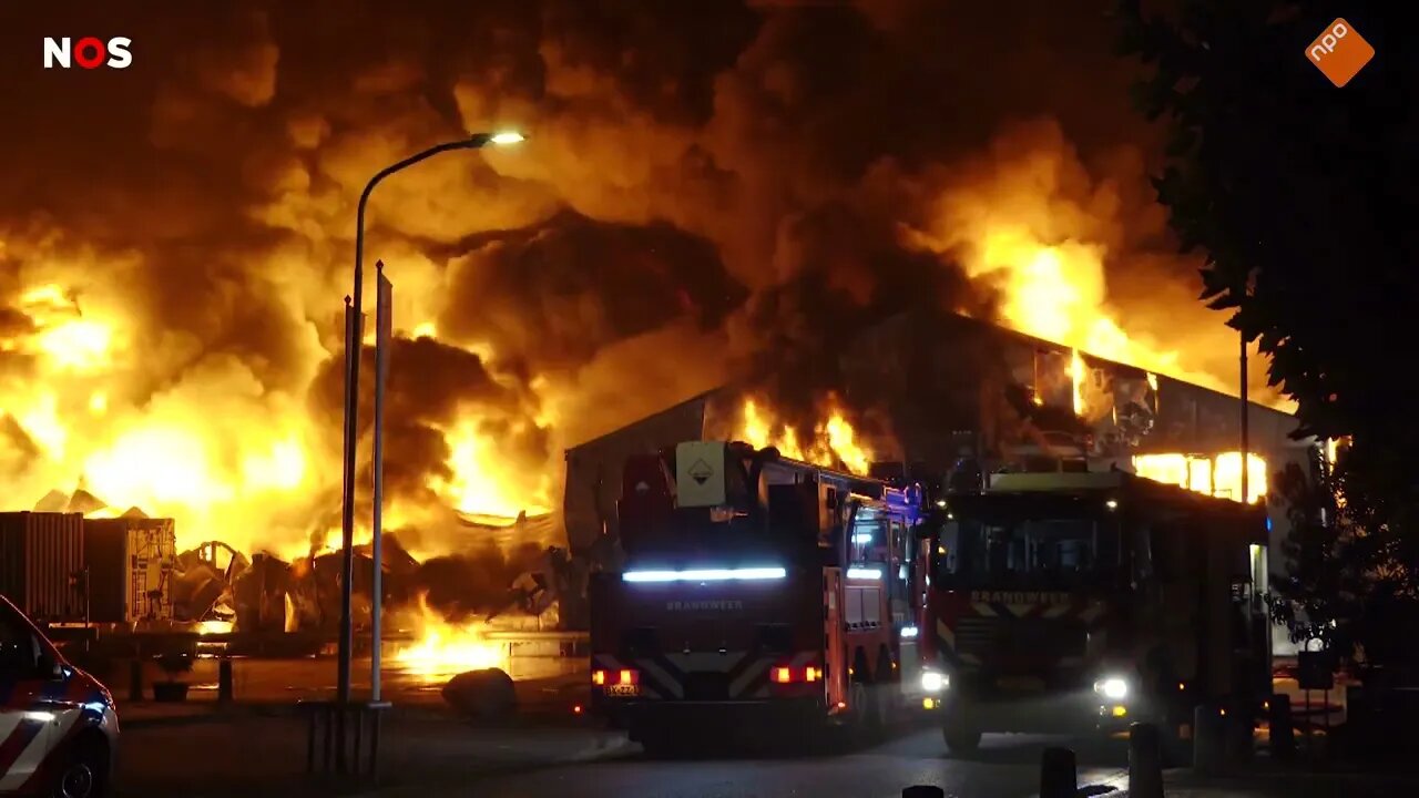 Zeer grote brand bij recyclingbedrijf voor plastic en kunststof